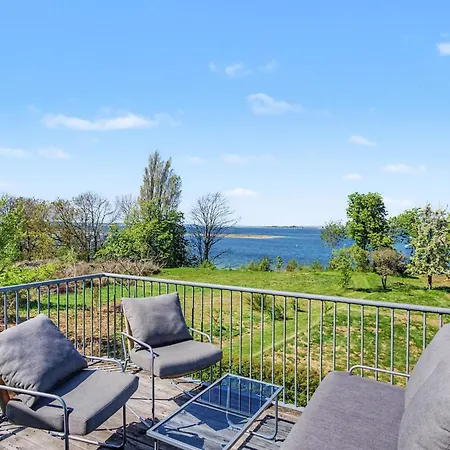 Hjort - 80m From The Sea By Interhome *